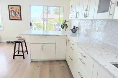 Image de Sunny escape with lake view in Penticton