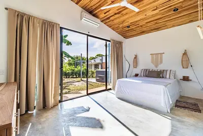 Image de Expérience exclusive:Spacieuse villa design, jacuzzi, nature, oiseaux X 40 (8 pers)