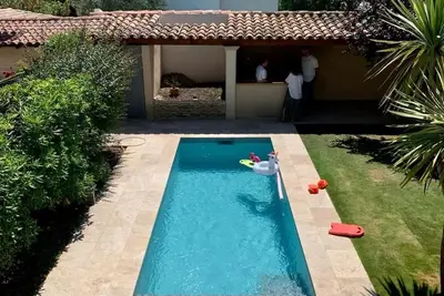 Image de Maison en ville avec piscine