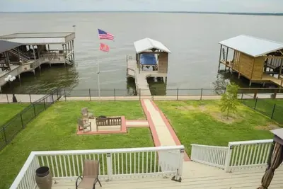 Image de Livingston Lake Living