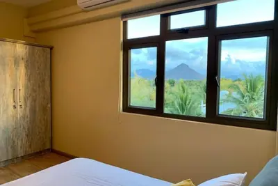 Image de Top floor, Panoramic views, 2 mins from the beach