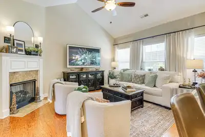 Image de Private Patio: Residential Condo in Cleveland!