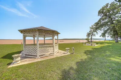 Image de Waterfront Lake Eufaula Home: Dock & Beach Access!