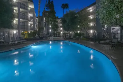 Image de Holiday Inn & Suites Phoenix Airport North, Standard King - Free Airport Shuttle