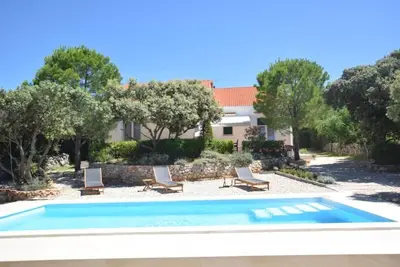 Image de 2-bedroom apartment with private terrace and shared swimming pool