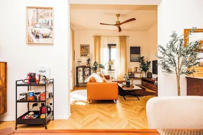 Image de Bella Casa Toscana, a contemporary designed penthouse apartment in Tuscany.