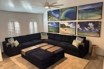 Image de Executive Mid-Term Rental in Glendale Golf Community – Pool, Pets Ok, Walkable