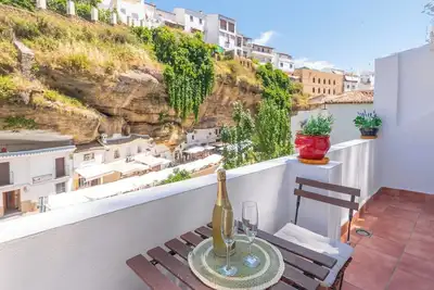 Image de Bajo la Roca Setenil de las Bodegas by Ruralidays