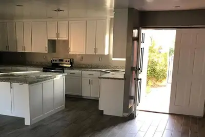 Image de Luxury Mid-Term Stay - Golf, Spa & Pool, Pet Friendly, Walkable, Playground