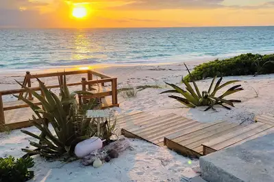 Image de Welcome to Sugary Sands – a beautifully decorated home on a wide secluded beach!