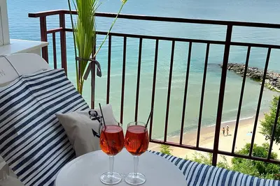 Image de Sea Paradise - 2-room vacation apartment directly on the beach in Sveti Vlas