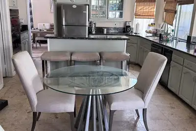 Image de Spacious 4/bedroom house in delightfulneighborhood