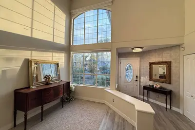 Image de Beautiful House with Double Height Ceiling in a Quiet Area