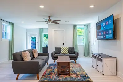 Image de New Deals! Stylish & Modern 2br Stay in Prime Spot