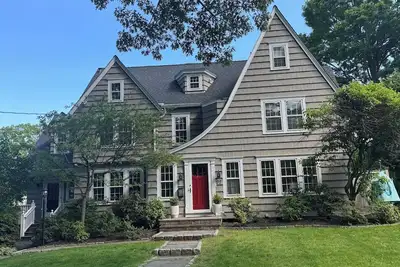 Image de Spacious 5br in Fairfield–Walk to Town, Near Beaches & Across from Fairfield U
