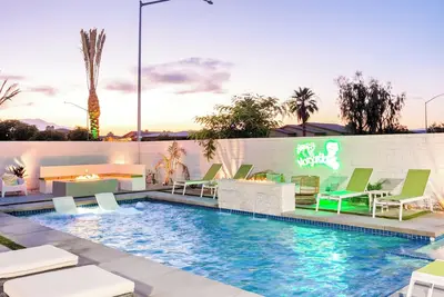 Image de Margaritaville | Pickleball, Pool+Spa, GameRoom, Bbq, FirePits!