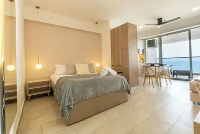 Image de Panoramic Oceanview Loft Near Beach & Airport