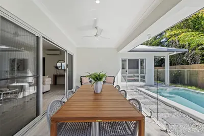 Image de St Crispins Villa 3 with private heated pool