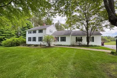 Image de Spacious village house, dog-friendly, patio, fireplace, a/c, air hockey, w/d