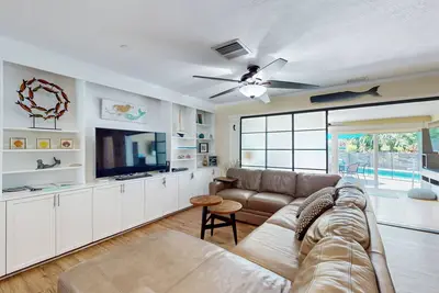 Image de Family and dog friendly pool home, close to Gulf and beaches, Wd and Ac