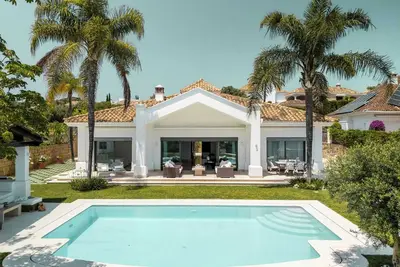 Image de Villa La Perla | Impressive Villa with Guest House