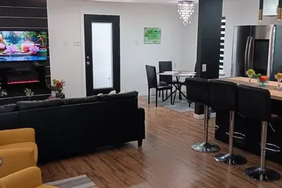 Image de Cedar Hill Retreat-Family-Friendly, Outdoor Grill, Foosball, Close by Lake & Mall