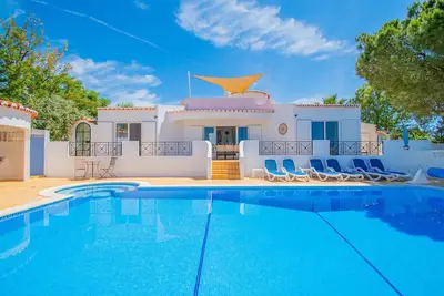Image de 65 Vale do milho- Charming 4 bedroom villa with sea view