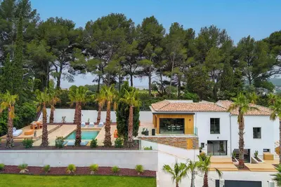 Image de Villa unique, cadre idyllique! Proche du centre, des calanques et de la mer