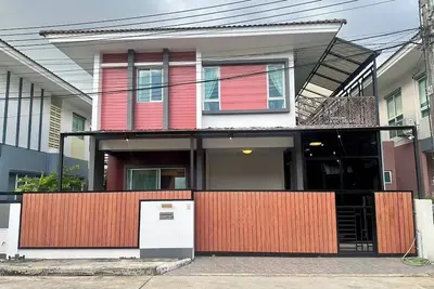 Image de 3-bedroom private house with commonpool, fitness room, WiFi 20min to patong beach