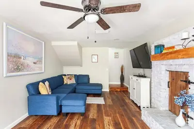 Quaint Cottage by Uf & Shands - Pet-Friendly, Long Stays