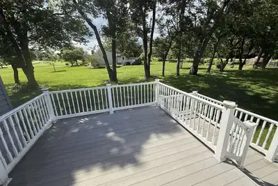 Image de Lawrence Ridge Charming 4-bedroom Farmhouse