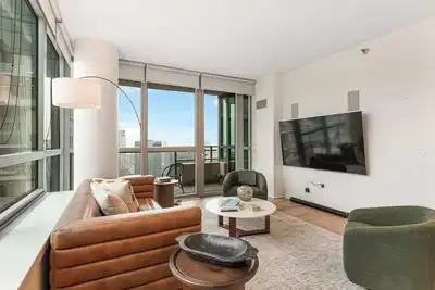 Image de Spacious Apartments for Groups w/ Skyline Views