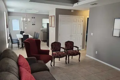 Image de 2 Bedrooms Apt near Univeristy