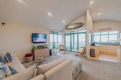 Image de Group-Friendly Retreat - Ocean View, Free Parking