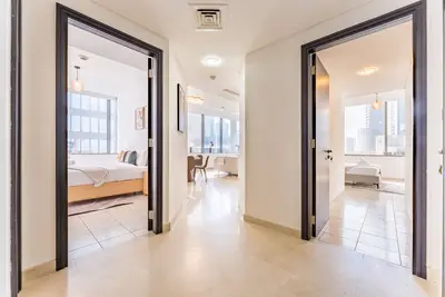 Image de Few Mins from Emirates Towers, Burj Khalifa with City Views by Deluxe Holiday Homes