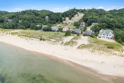 Image de Shelby Lakefront 5br 3 Bth Retreat Private Beach Views Family Friendly Getaway
