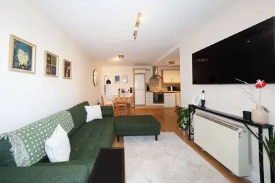 Stylish and trendy 2bed apartment in city centre.