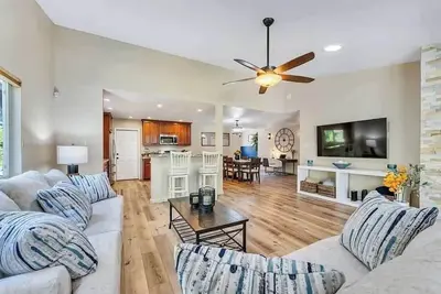 Image de Great Neighborhood, 4 TVs, Sleeps 10