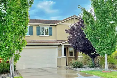 Image de 4Bedroom/ Long Driveway/9 Beds/6TVs/Sleeps16