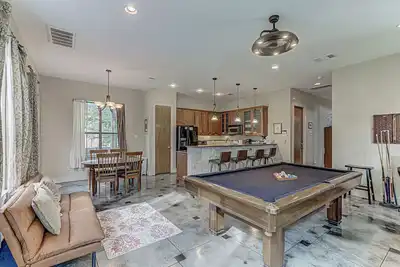 Image de Charming 2bd w/Billiards, Near Lady Bird Lake & Dt