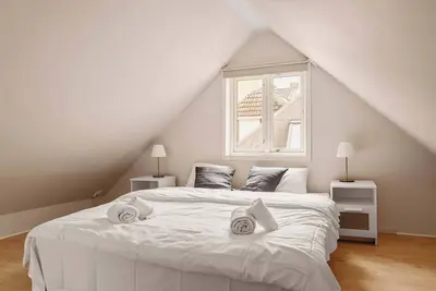 Bergen House I 2-story Apt I 24/7 Check-In