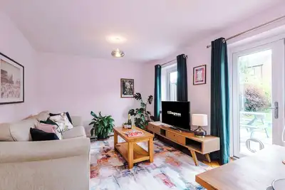 Image de Spacious 2 Bed, Perfect for Couples with Parking!