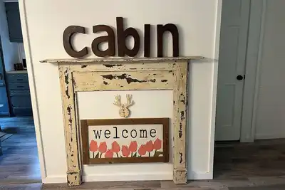 Image de Noisy creekfront cabin in Marble! Pet friendly! Close to the casino