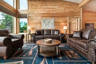 Image de 2br Cabin with Private Indoor Pool and Hot Tub
