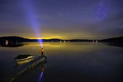 Image de Tranquil guest house in charming Katrine on Doe Lake, Ontario Canada