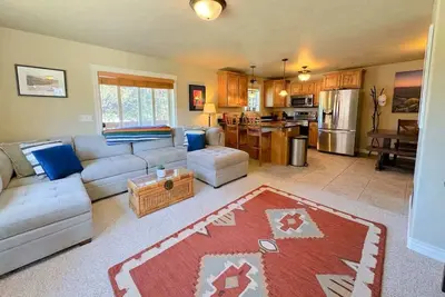 Image de Teton Adventure Hq – Clean, Roomy & Affordable