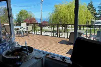 Image de Serene Sunrise 2 bdrm Cottage with Ocean and Mountain Views in Point Roberts