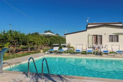 Profumo di Zagara 6+2, Emma Villas