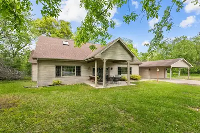 Image de Relaxing property on a quiet road! Leave the hustle and bustle behind!