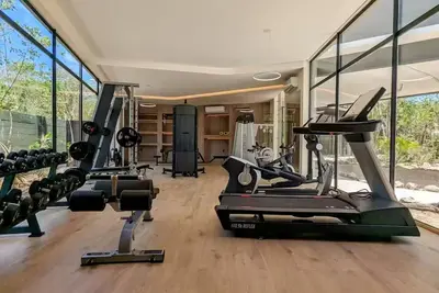 Unique  Ph with Ocean View & Jacuzzi. 3Bed/4Bath